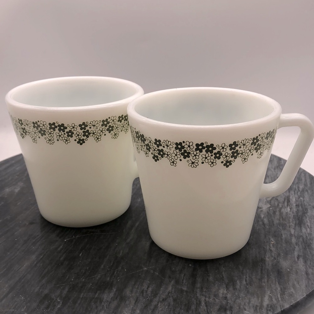 PYREX No. 1410 Crazy Daisy Set of 2 Mugs